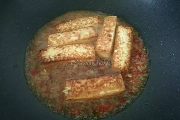 吃素就吃蛋白质丰富得豆腐，好吃到连盘子都能吃掉