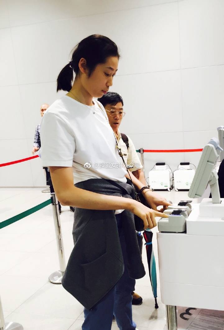 朱婷缺阵友谊赛瓦基弗银行2:2苏黎世提前热身世俱杯