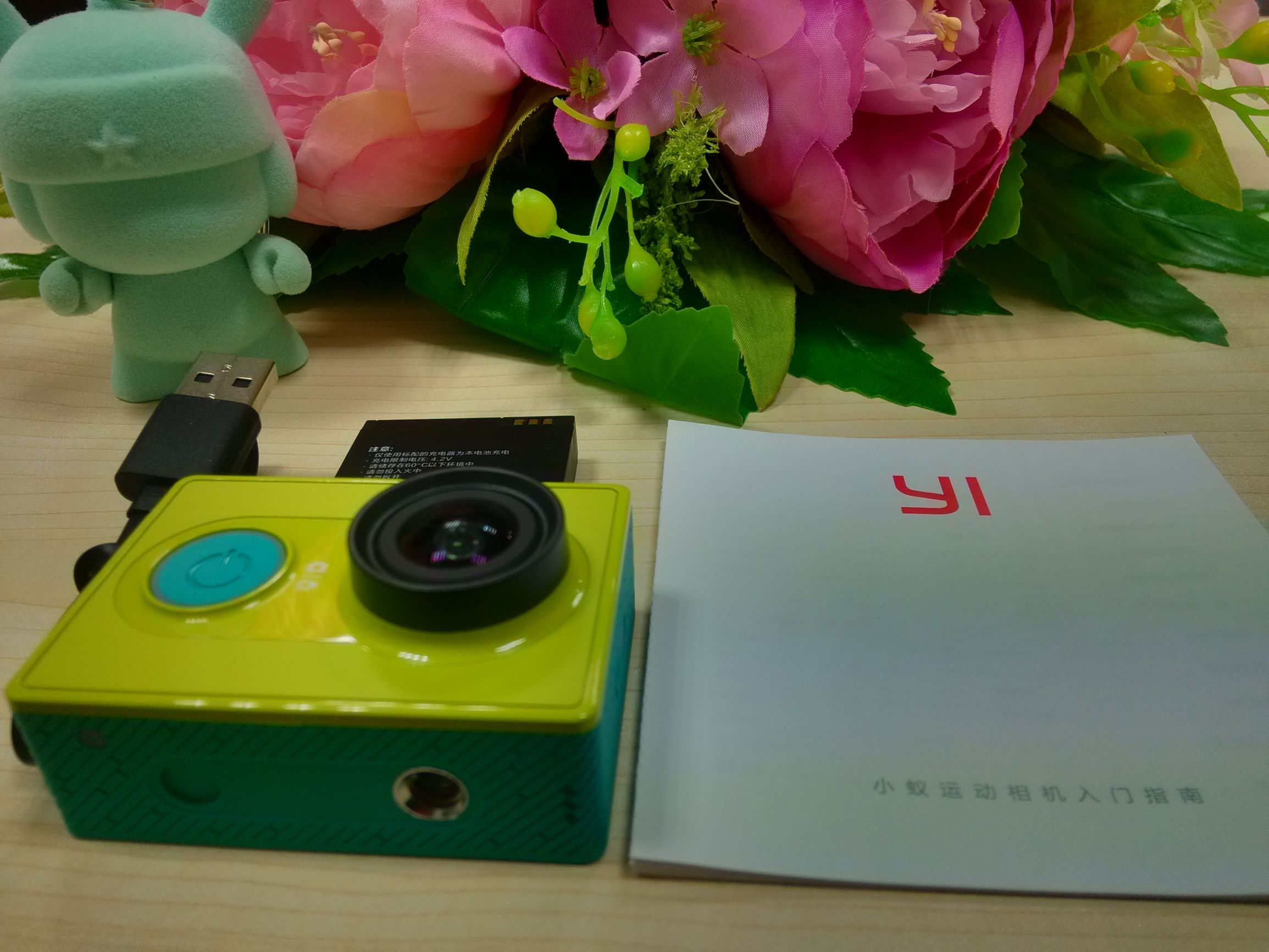 小蚁运动相机怎么通电自动开机,小蚁运动相机一代介绍