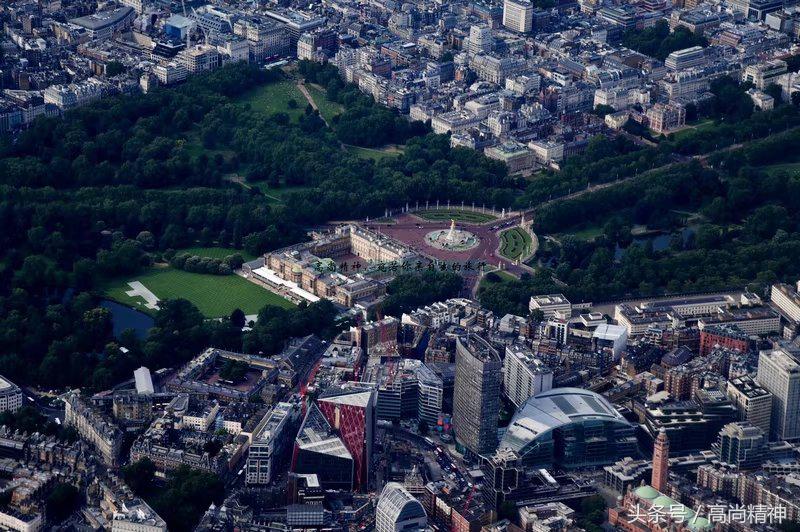 男子踩飞行板飞越英吉利海峡,法国飞人23分钟飞越英吉利海峡