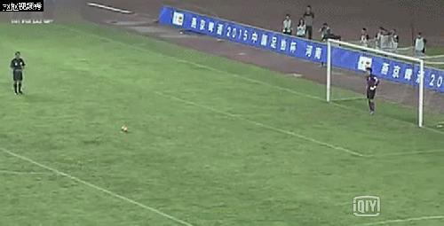 王大雷与球童互动后扑出重要点球,王大雷扑出的十大必进球