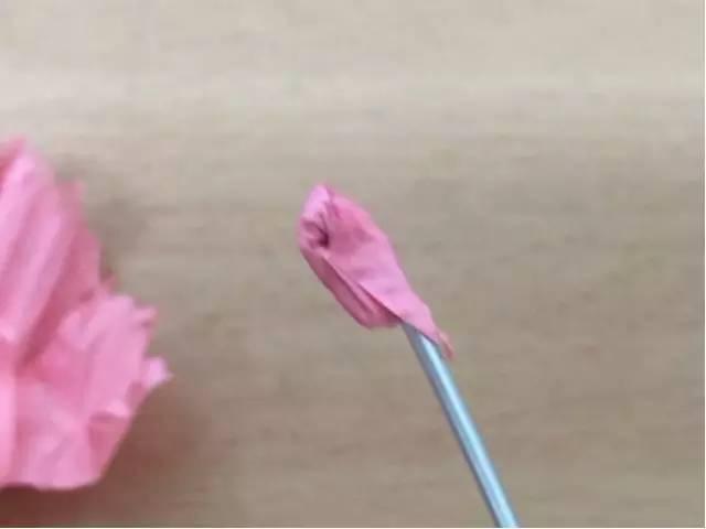 母亲节礼物手工康乃馨用卫生纸折,母亲节的康乃馨怎么做视频