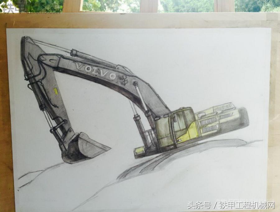 大学生坚持8年每天画挖掘机，现已达到“大师”级别！