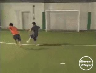 足球过人技巧一百八十度,足球经典过人技巧教学