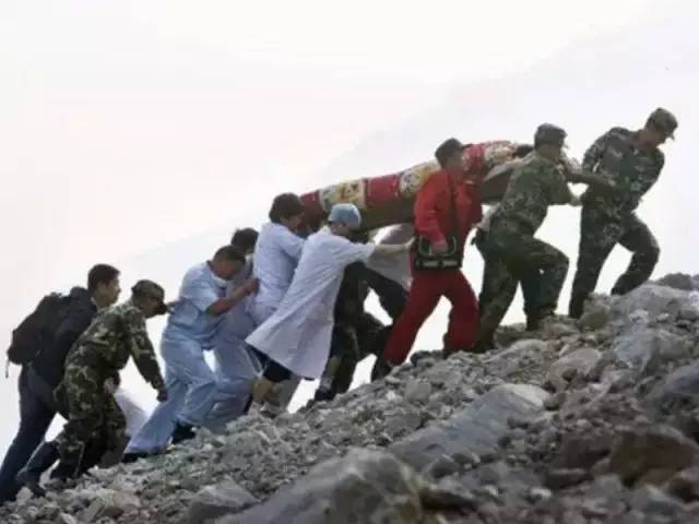 汶川逆行视频完整版,汶川最美逆行者图片