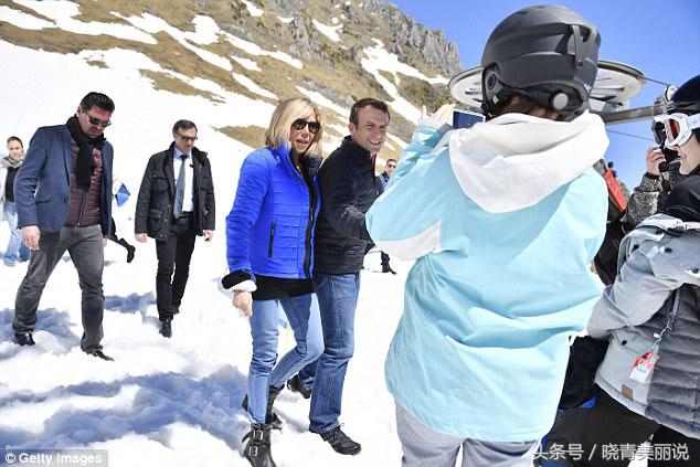 《每日邮报》爆64岁法第一夫人不老术：接发、牙贴片、微整形