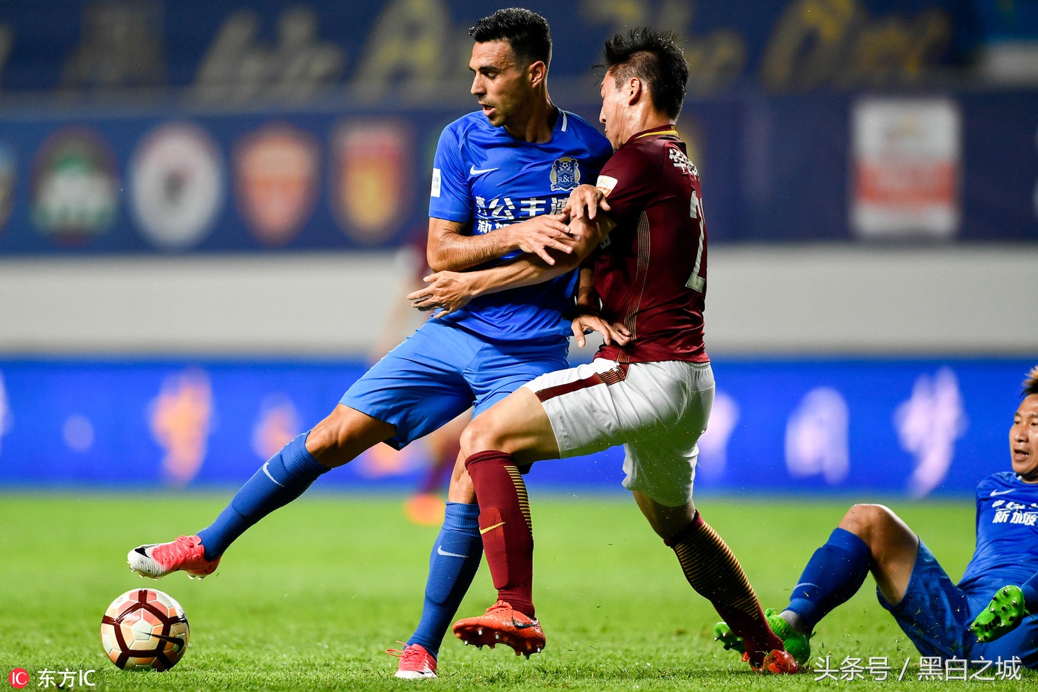 斯帅怒摔战术板,斯帅反击马林搞笑视频