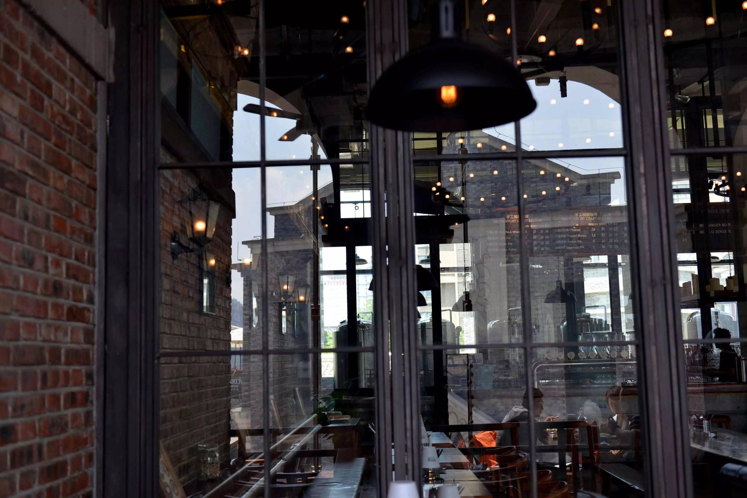 重庆吃火锅喝啥啤酒,去重庆吃火锅一定要喝的啤酒