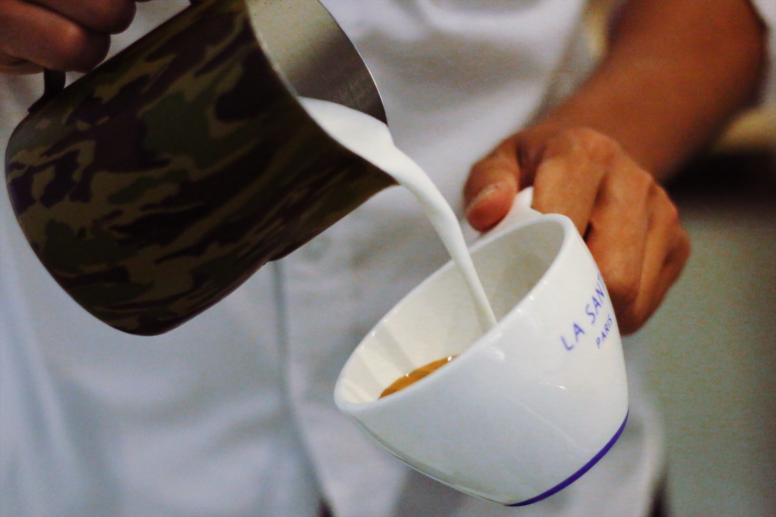 BLUFISH｜他在天津造了这座蓝色的饕餮城堡，只为把青梅竹马的她从巴黎追回来