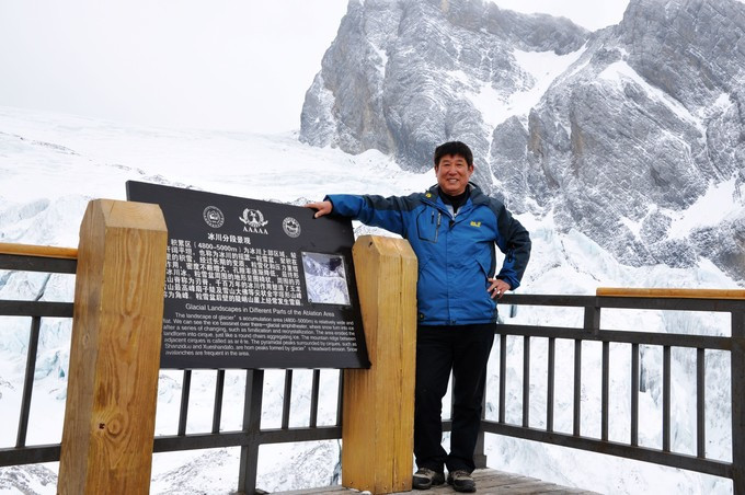 玉龙雪山纳西人心中的神山,玉龙雪山是当地纳西族的神山