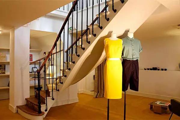 巴黎打折村的购物攻略,巴黎三街有什么好玩的地方