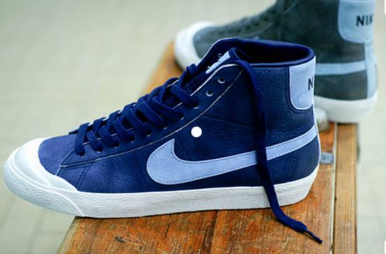 曾经这些鞋穿在脚下我没有珍惜，现在我跪着也找不回来了