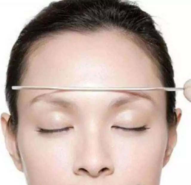 眉毛老是画不匀称,眉毛画不对称解决方法