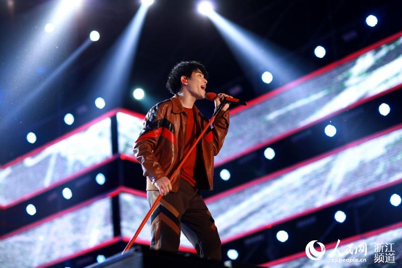 2013氧气音乐节萧敬腾,萧敬腾演唱会雨神