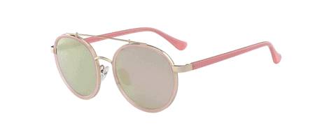 女明星把它宠上了天，一年四季走哪儿带它！