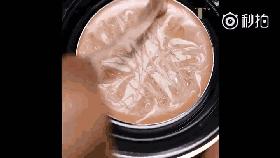 前方萌物来袭！今年最in的“口红包”用它搭配刚刚好