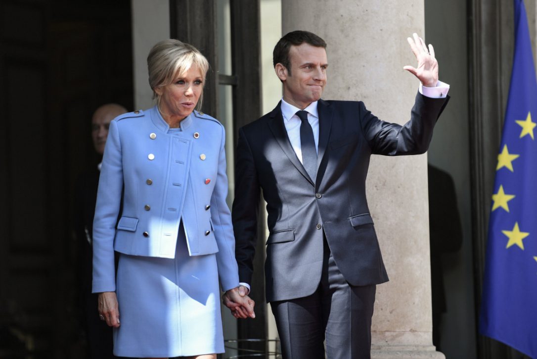 法国总统西装3千元第一夫人借LV套装穿，法国史上最省总统夫妻