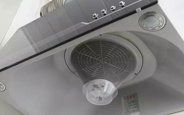 油烟机不管有多脏一个口罩就搞定,油烟机太脏了用什么清理比较干净