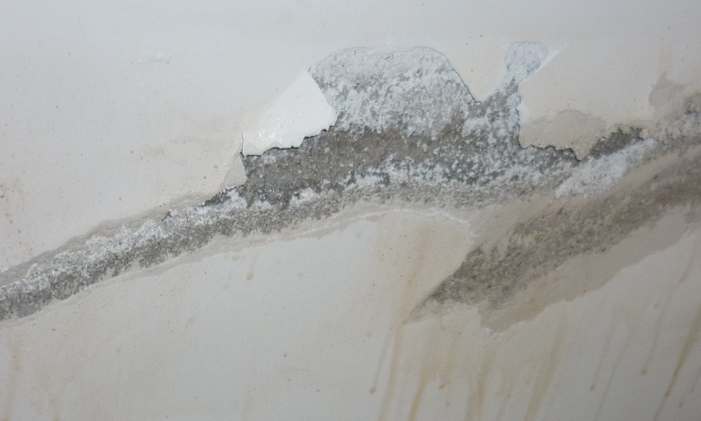 墙底没铲干净腻子裂缝怎么补救,墙腻子层裂掉怎么修