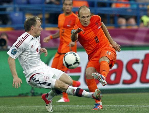 收藏几大高手,收藏世界足坛百大球星卡