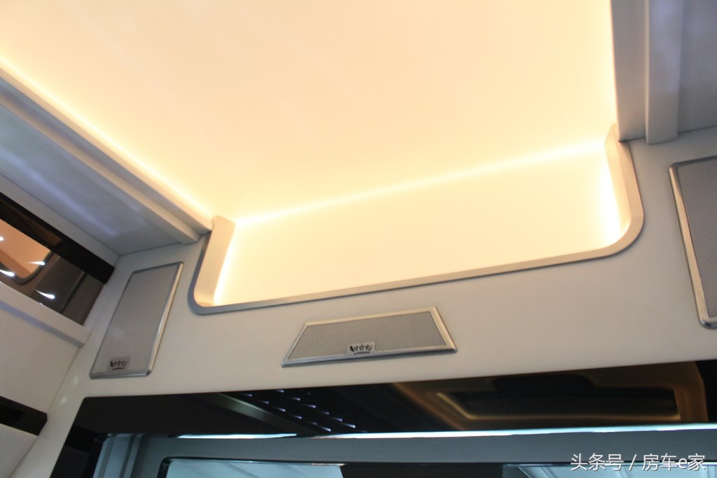 奔驰埃尔法商务车改装房车,gmc和埃尔法房车