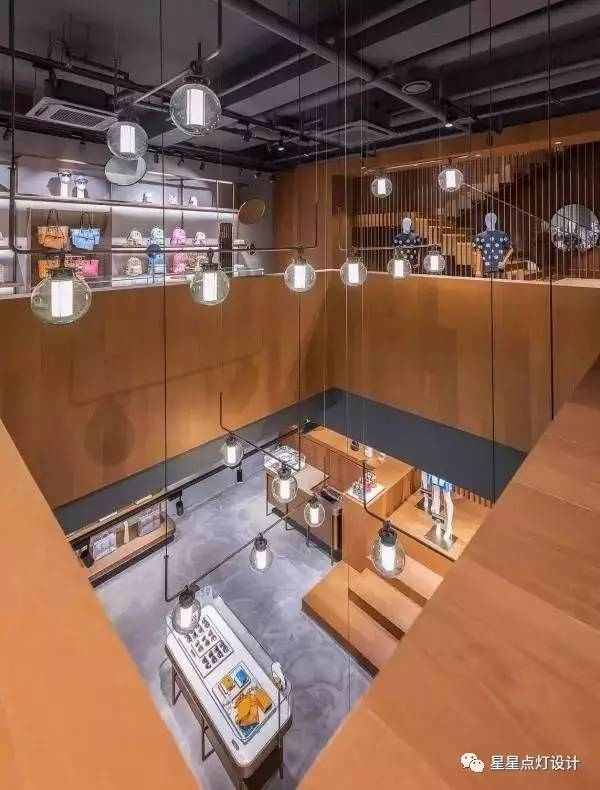 mcm旗舰店购物袋,mcm官方旗舰店包装怎么样