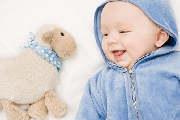 宝宝pp红了用什么药膏,宝宝pp红可以用盐水洗吗