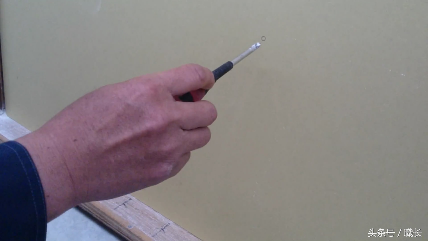 日本的墙壁插座接线方法,石膏板装插座开多大孔