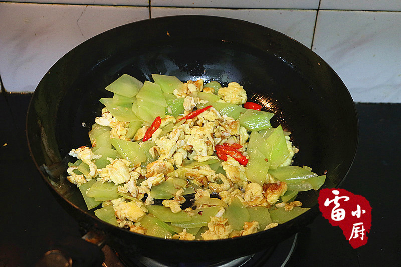 奶水多是涨得快么,这几天奶水很清是怎么回事