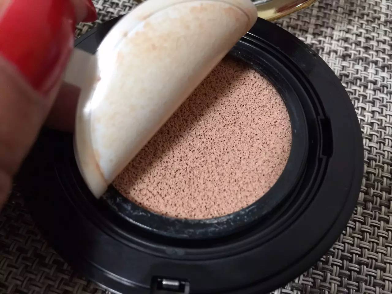 韩系日系欧系美系都出了气垫，做个吐血报告