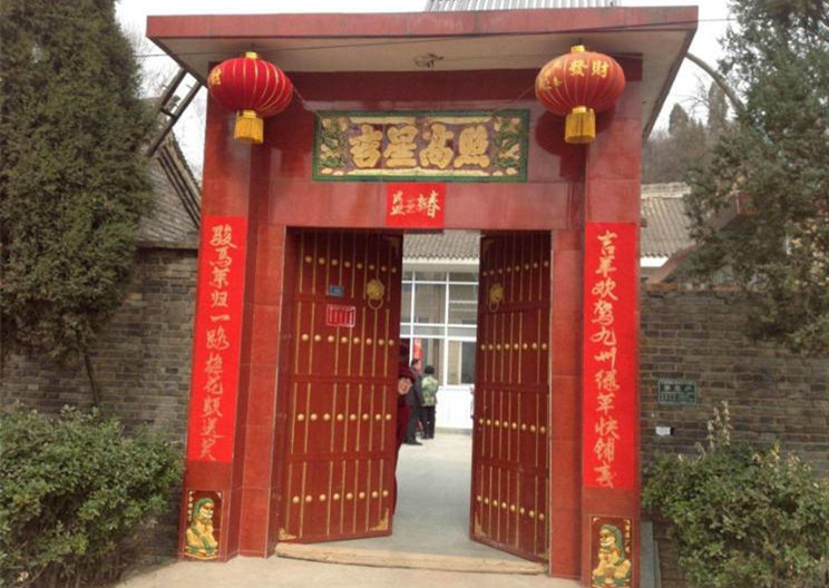 农村大门朝东北方向有什么讲究,农村宅子大门侧开小门有讲究吗