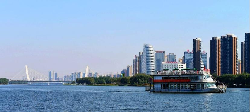 沈阳的海边浑河,远看是海近看是湖