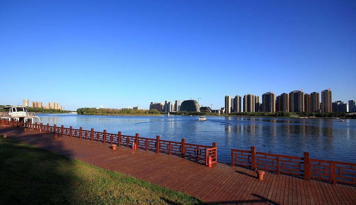 沈阳的海边浑河,远看是海近看是湖