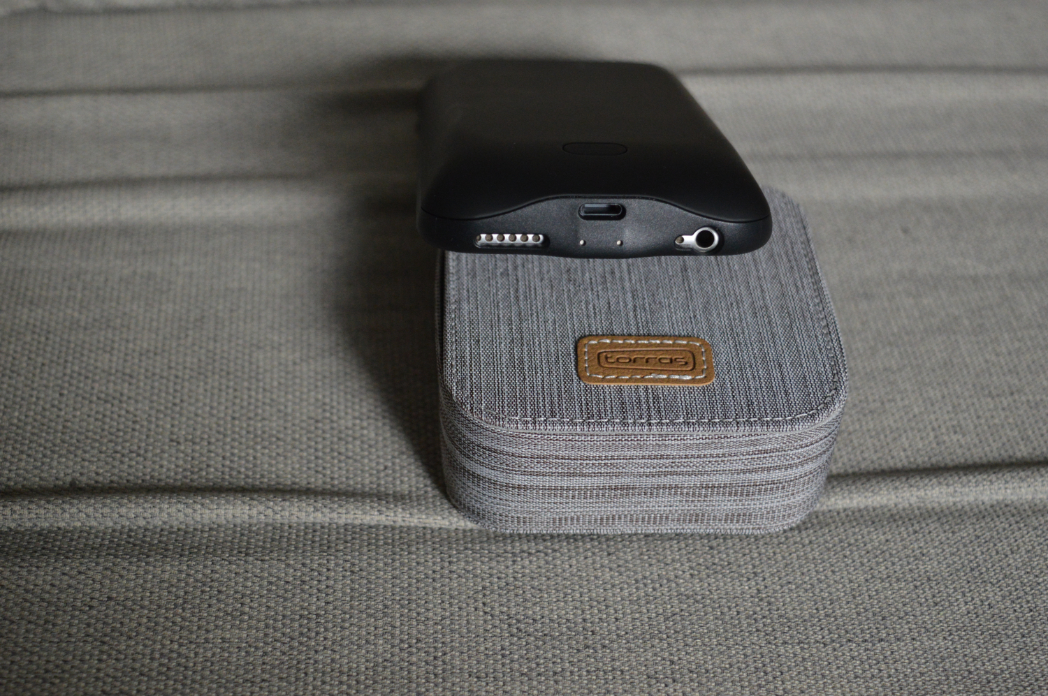 便携式苹果充电宝图拉斯,iphone充电宝图拉斯