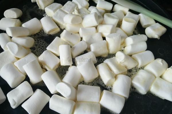 做牛轧糖的重点方法和技巧,简单又好吃的牛轧糖你做过吗