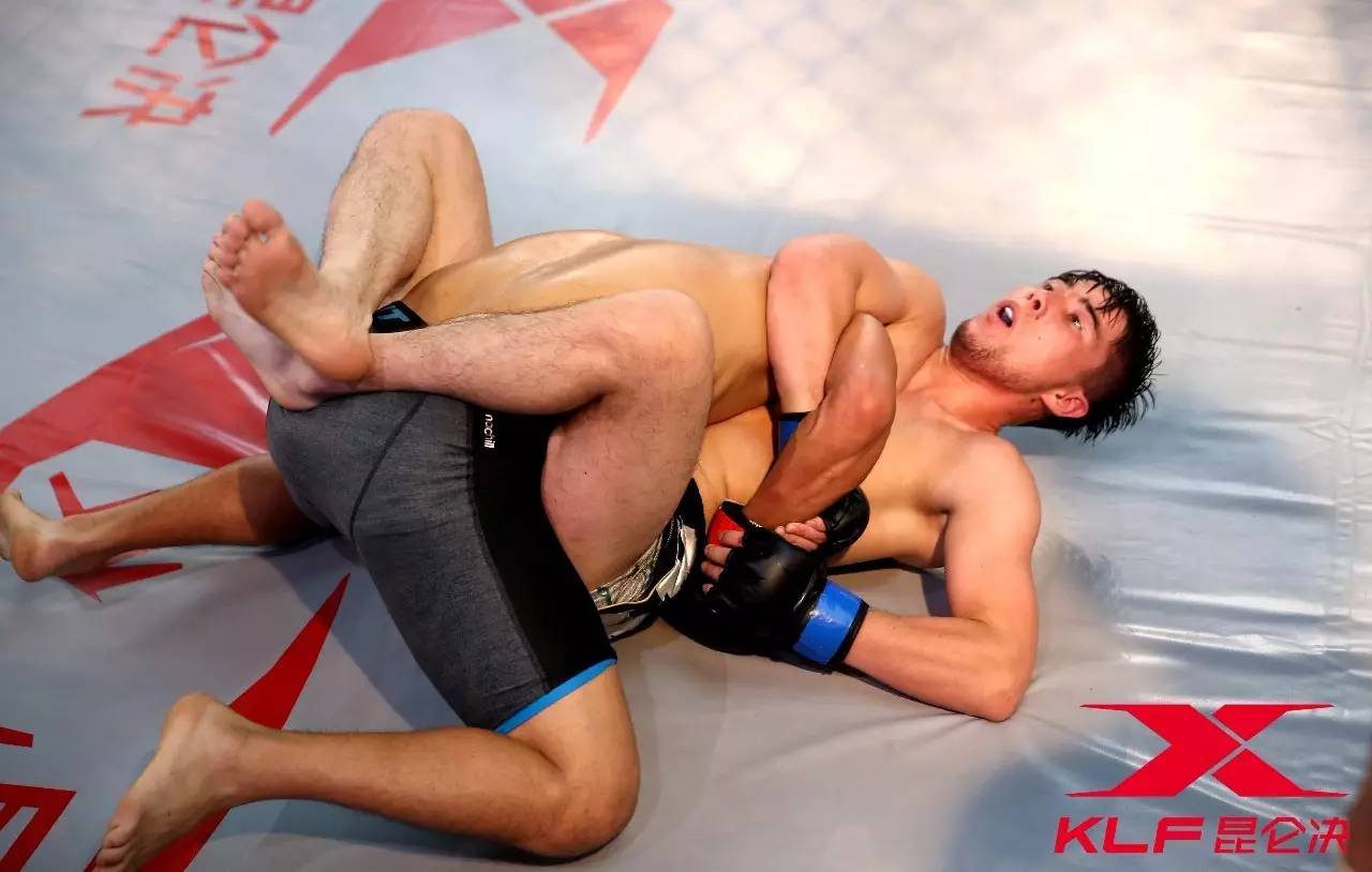 鬼跤姚犀利一招瞬间干倒壮汉,鬼跤姚红战力