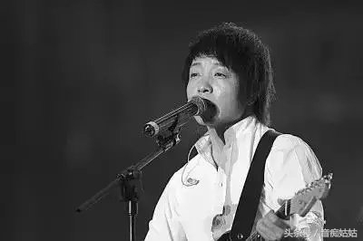 音乐故事：天后的《执着》其实是妻子对丈夫的相濡以沫