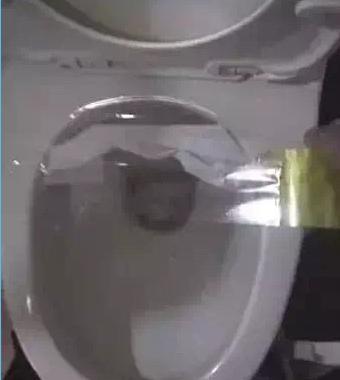 马桶堵了如何自己快速疏通小技巧,马桶被茶叶堵了如何自己快速疏通