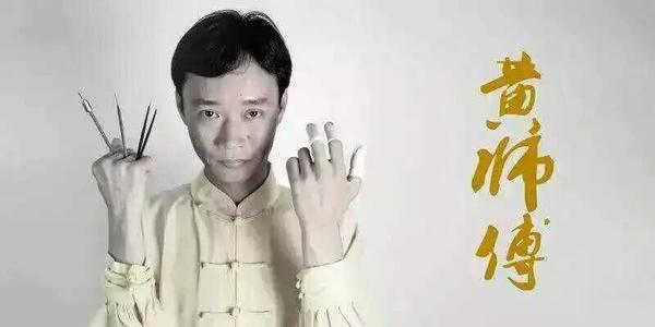 一群人玩的游戏手机,一群玩手机的人