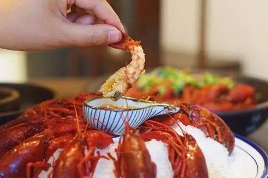 6张桌子,2个包厢,城南这家连导航都搜不到的私房小馆子,却藏着《食神》级别的蛋炒饭……