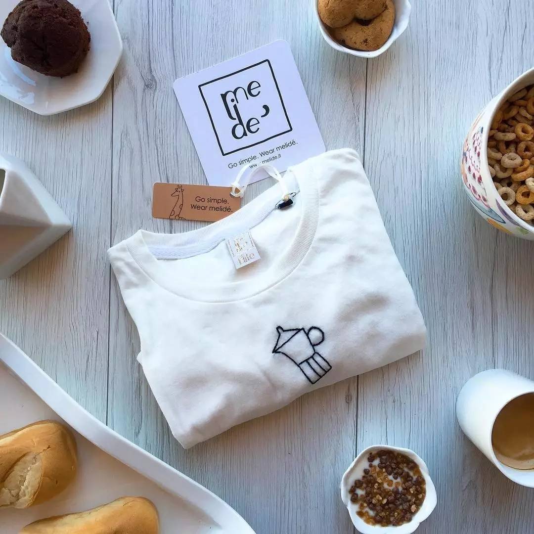 t恤牛仔甜酷,今夏流行这4种t恤时尚又百搭