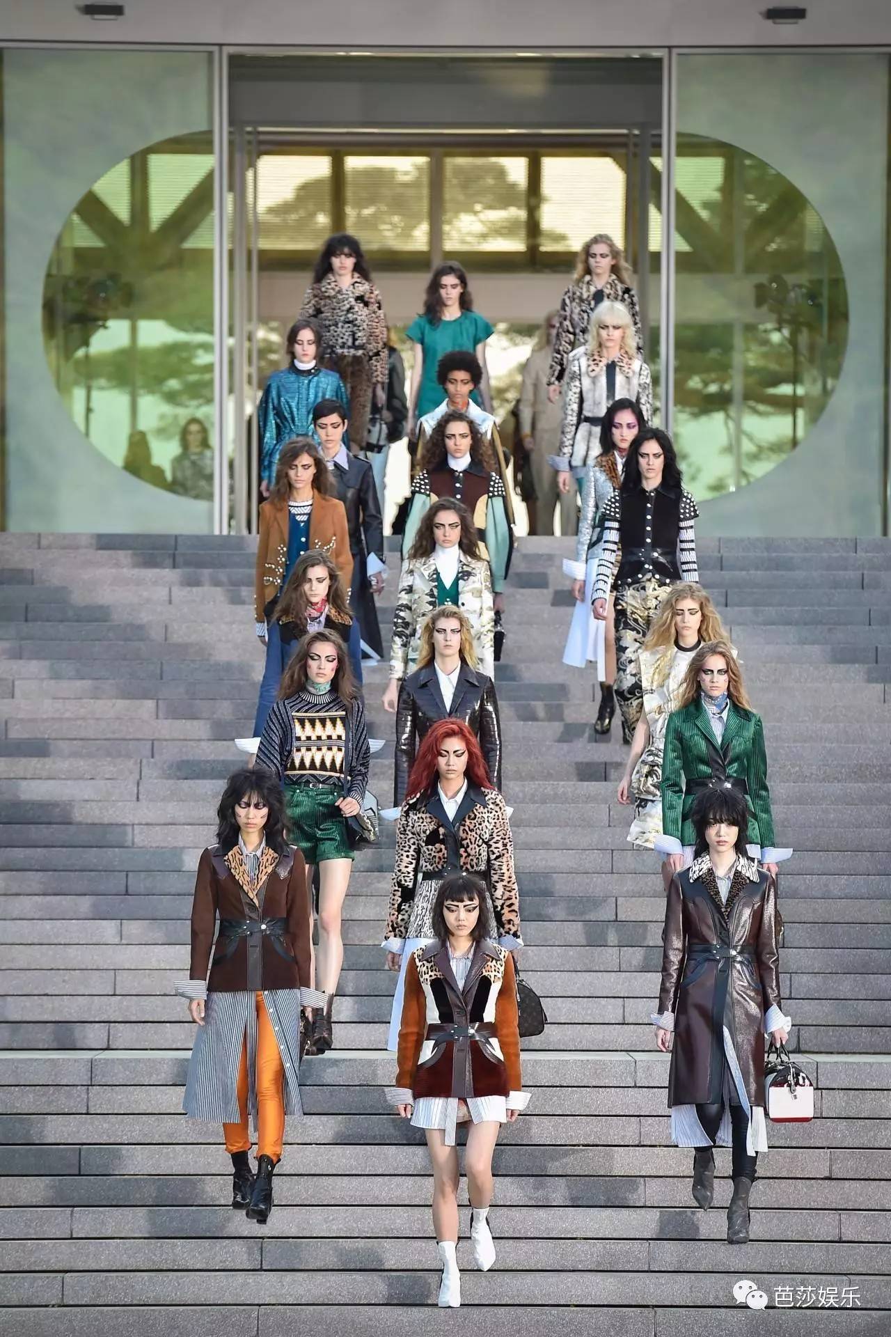 影后JulianMoore没有大牌架子，帅气的李宇春居然有点儿萌！「八九不离时髦」