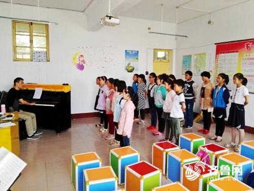 爱心艺术团公益演唱会,爱心艺术团助学公益晚会