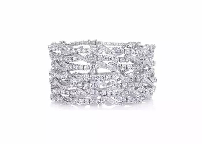 范冰冰踏上戛纳红毯的那一刻,范冰冰最浪漫的戛纳行