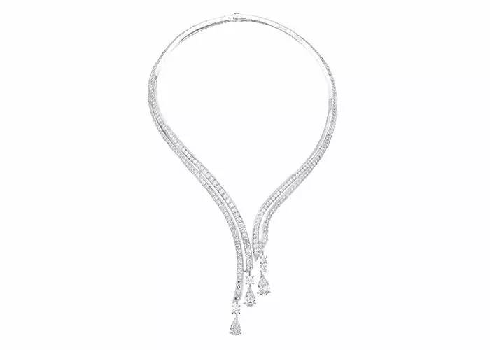 范冰冰全程陪伴,范冰冰踏上戛纳红毯的那一刻