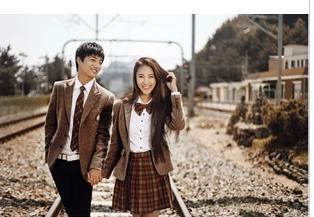 陈都灵演过什么校园剧,周冬雨女明星穿衣曝光瞬间