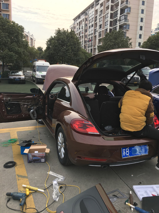 新到17年大众甲壳虫,14年大众甲壳虫白色驾驶感受