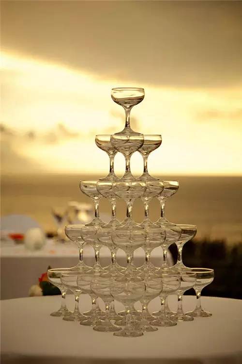 婚礼香槟塔玩法,婚礼仪式不用香槟塔还可以用什么