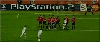 盘点绿茵场上精彩过人,比武打片还精彩的格斗比赛