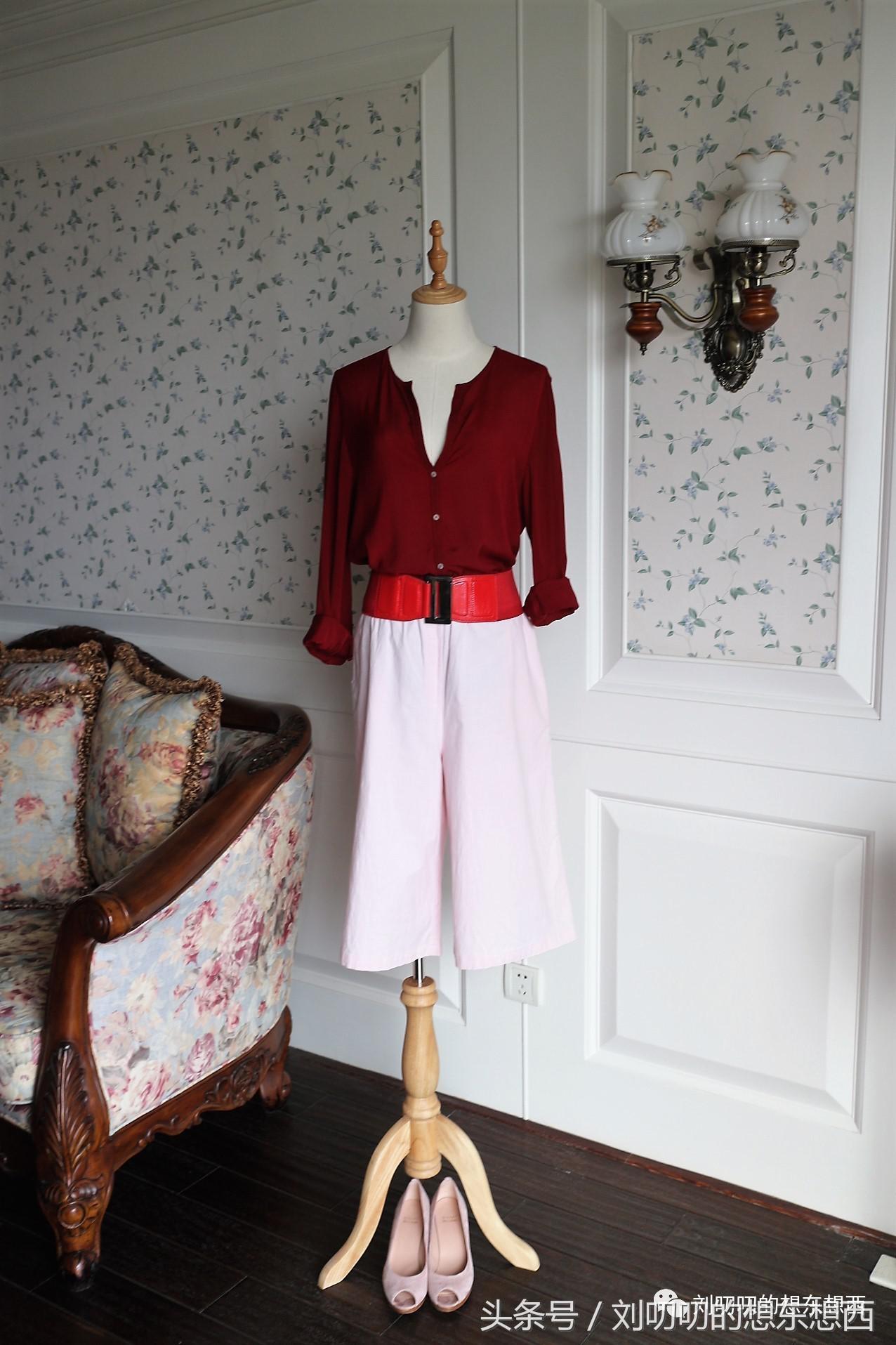 一身红可以很霸气也可以很妖娆-一日一Look素色衬衫四